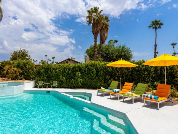 Palm Springs Home 990870