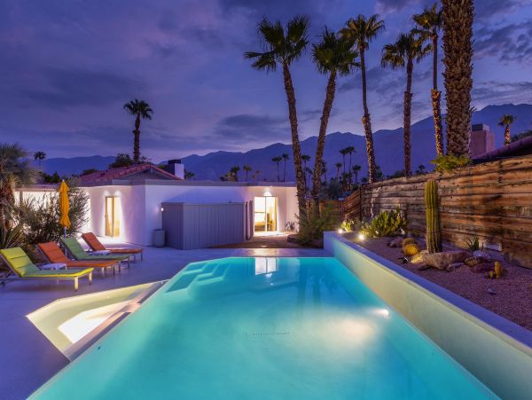 Palm Springs Home 990870