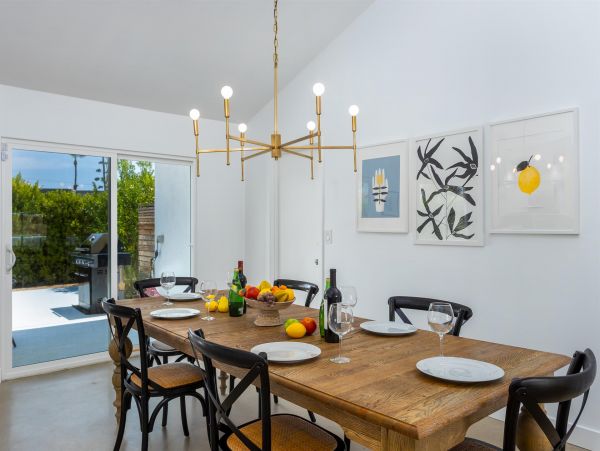 Palm Springs Home 990870