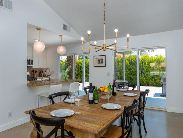 Palm Springs Home 990870