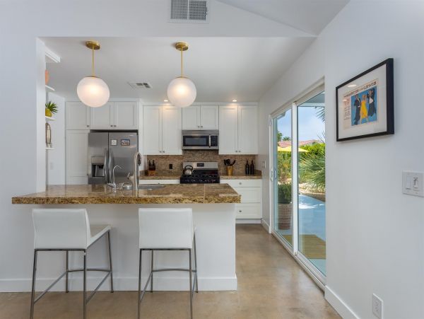Palm Springs Home 990870