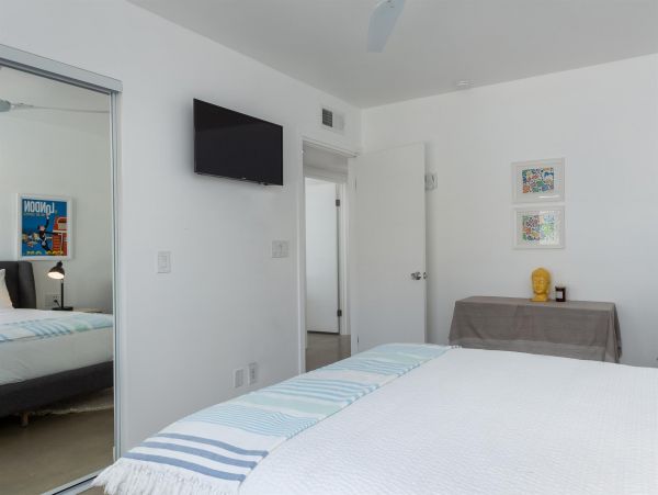 Palm Springs Home 990870