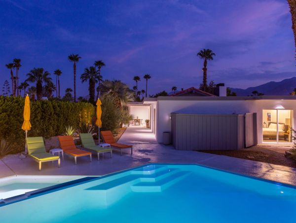 Palm Springs Home 990870