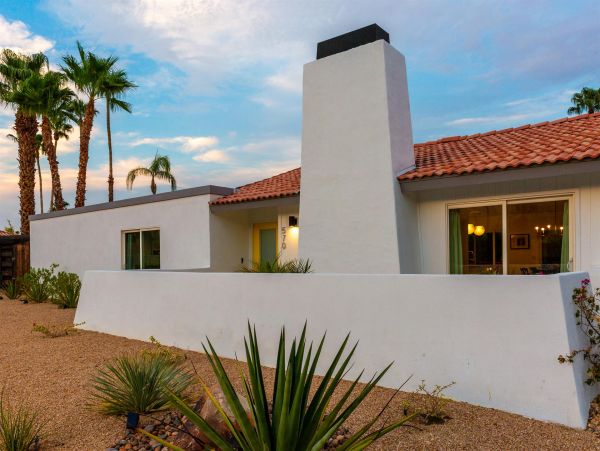 Palm Springs Home 990870