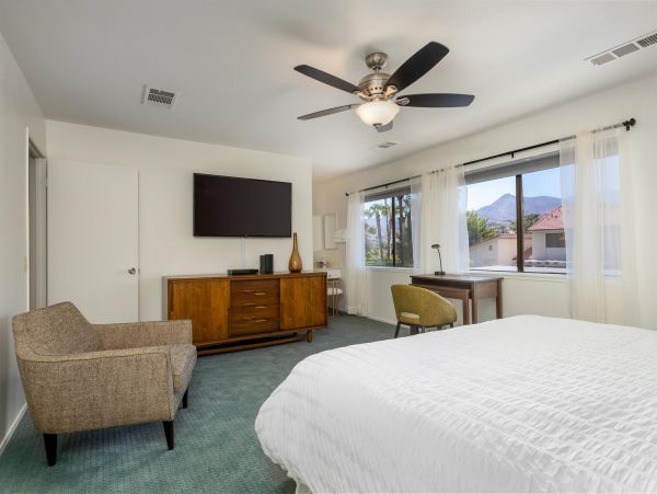 Palm Springs Home 990871