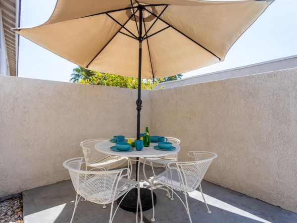 Palm Springs Home 990871
