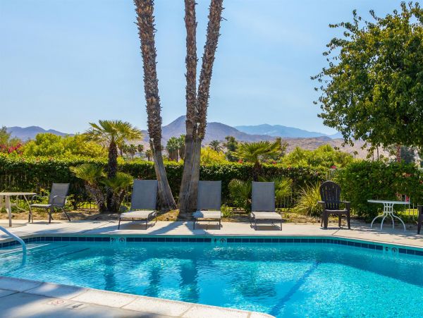 Palm Springs Home 990871