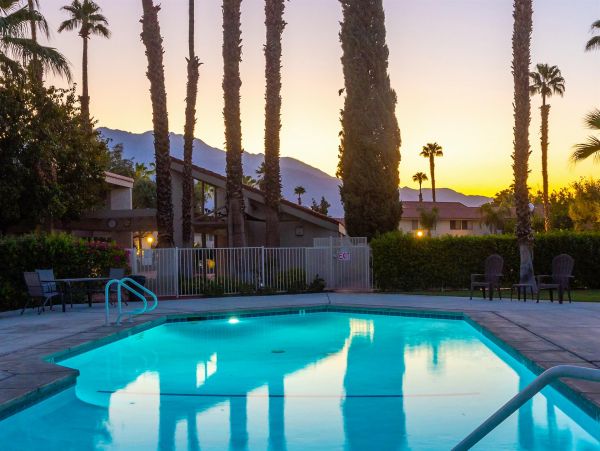 Palm Springs Home 990871