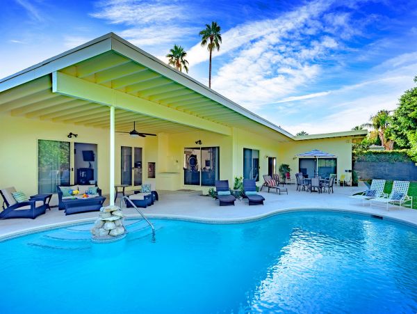 Palm Springs Home 990872
