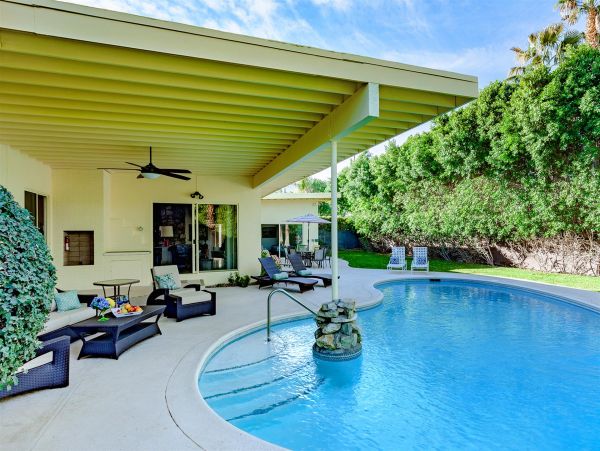 Palm Springs Home 990872