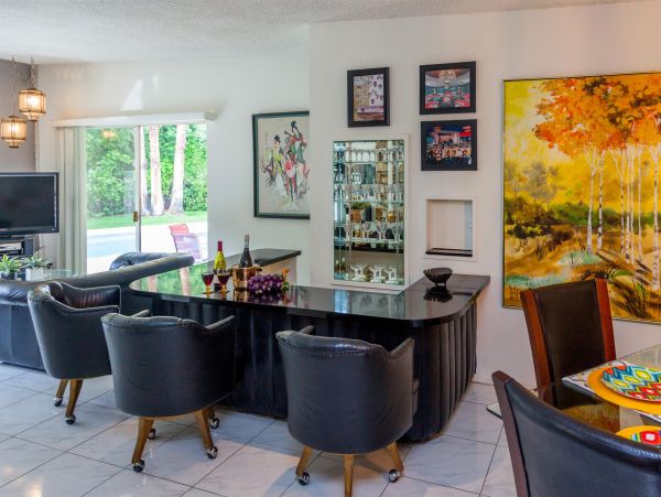 Palm Springs Home 990872