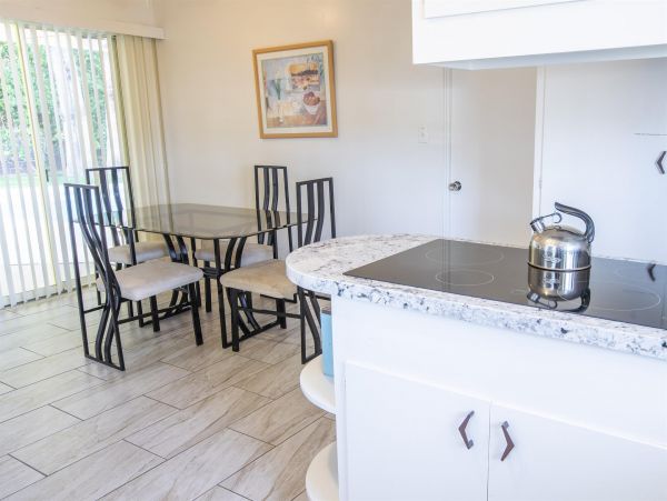Palm Springs Home 990872