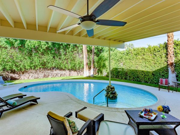 Palm Springs Home 990872