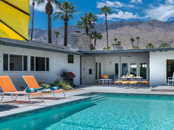 Palm Springs Home 990873