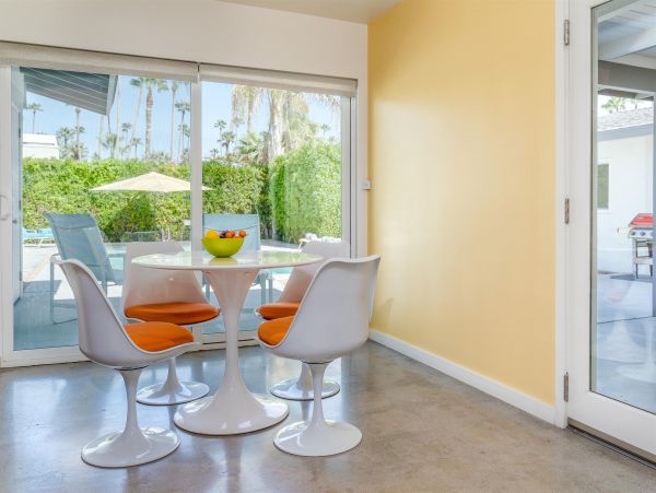 Palm Springs Home 990873