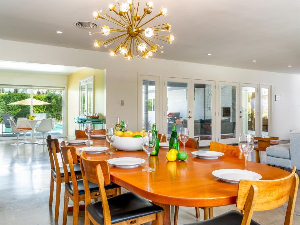 Palm Springs Home 990873