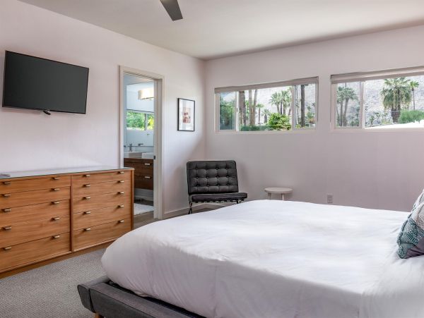 Palm Springs Home 990873