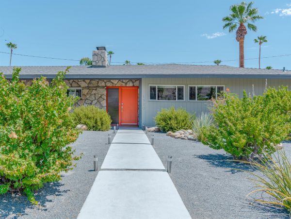 Palm Springs Home 990873