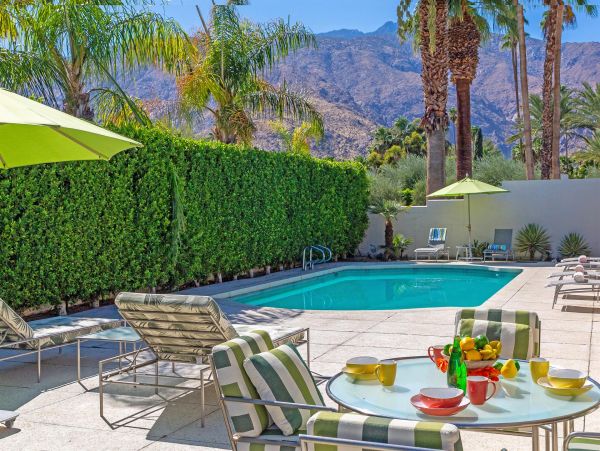 Palm Springs Home 990874