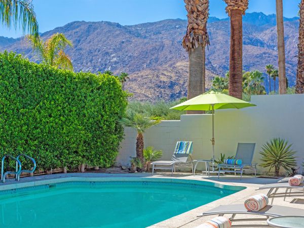 Palm Springs Home 990874