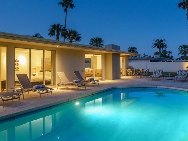 Palm Springs Home 990874