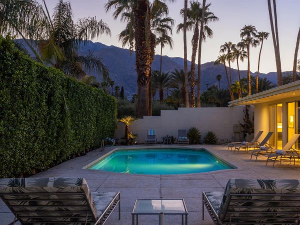 Palm Springs Home 990874