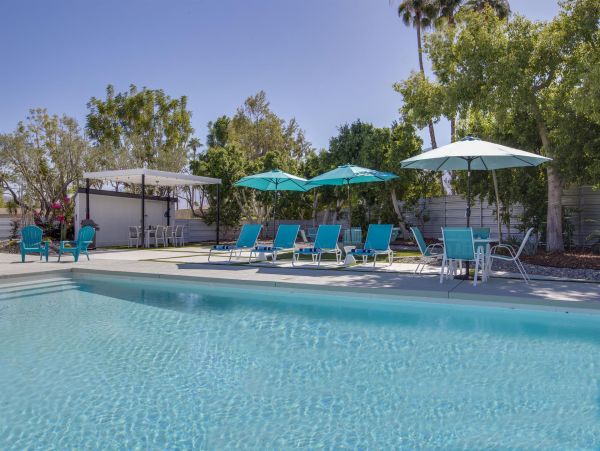 Palm Springs Home 990875