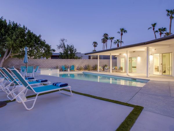 Palm Springs Home 990875
