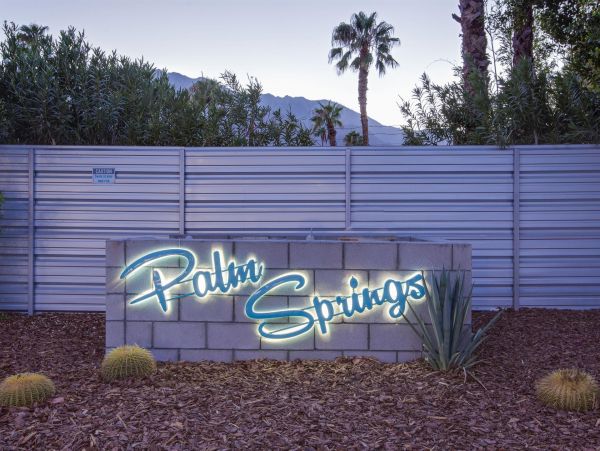 Palm Springs Home 990875