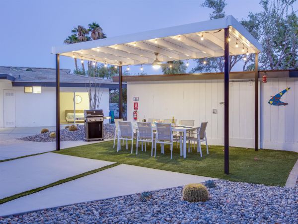 Palm Springs Home 990875