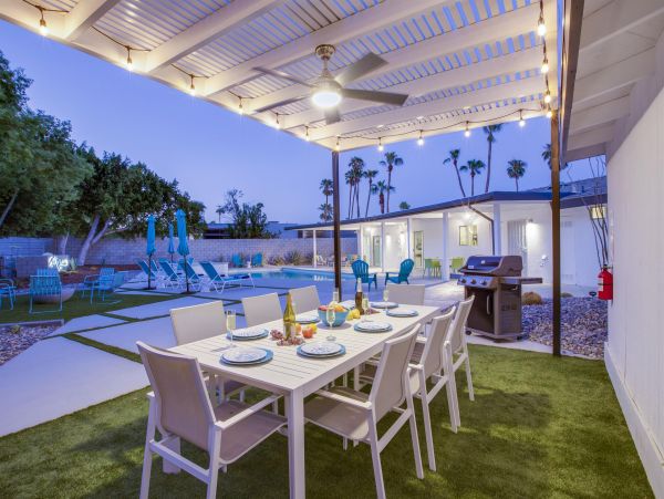 Palm Springs Home 990875