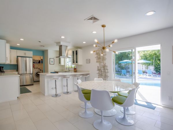 Palm Springs Home 990875