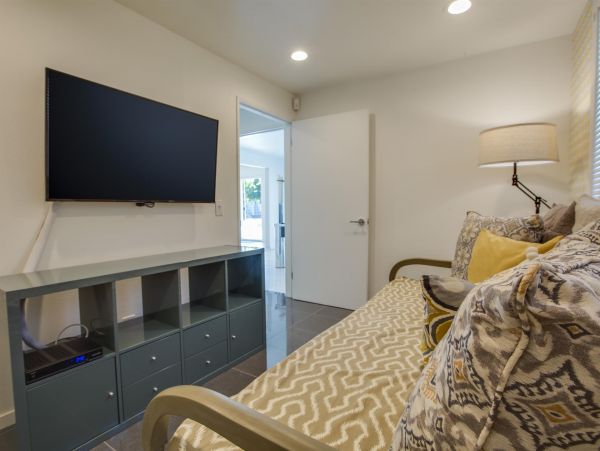 Palm Springs Home 990875