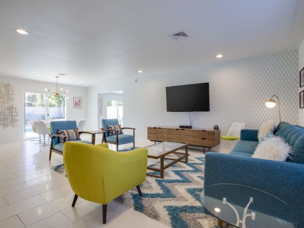 Palm Springs Home 990875