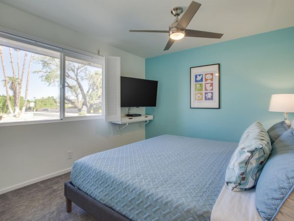 Palm Springs Home 990875