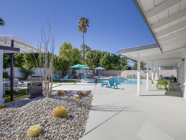 Palm Springs Home 990875