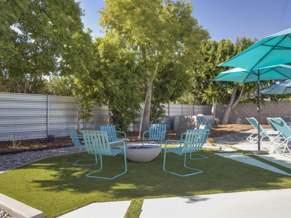 Palm Springs Home 990875