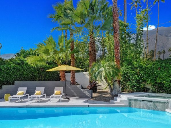 Palm Springs Home 990876