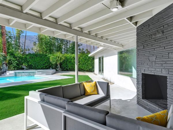 Palm Springs Home 990876
