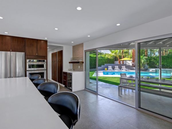 Palm Springs Home 990876