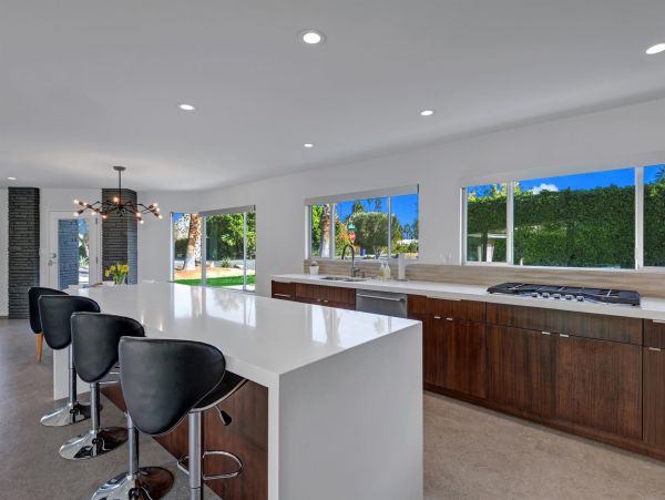 Palm Springs Home 990876