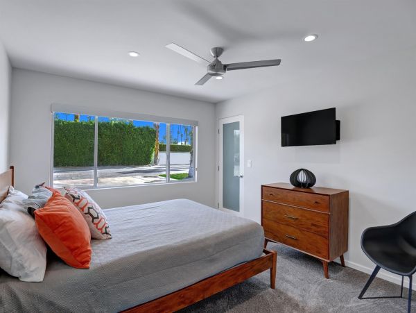 Palm Springs Home 990876