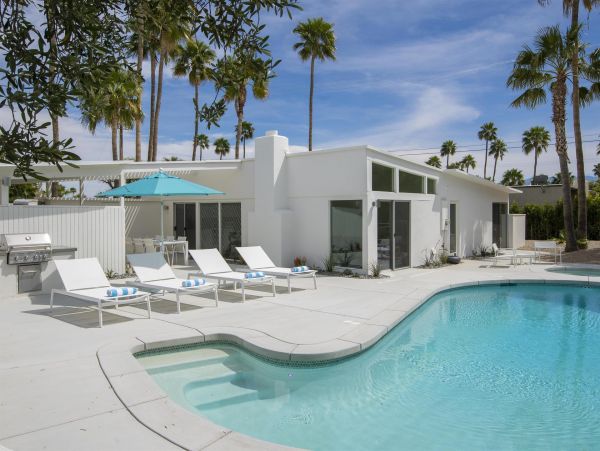 Palm Springs Home 990877