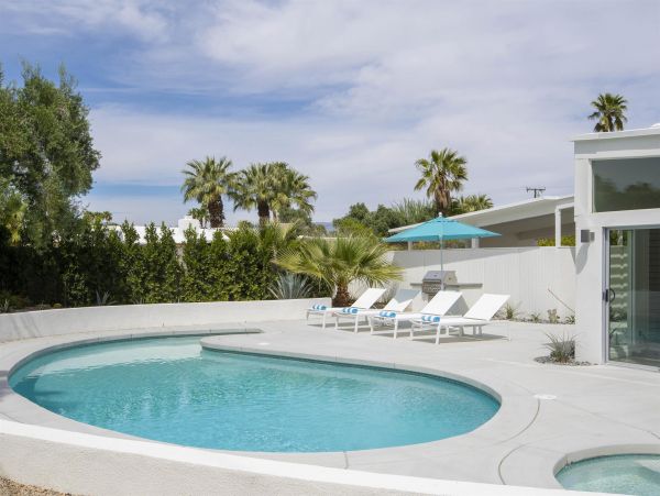 Palm Springs Home 990877