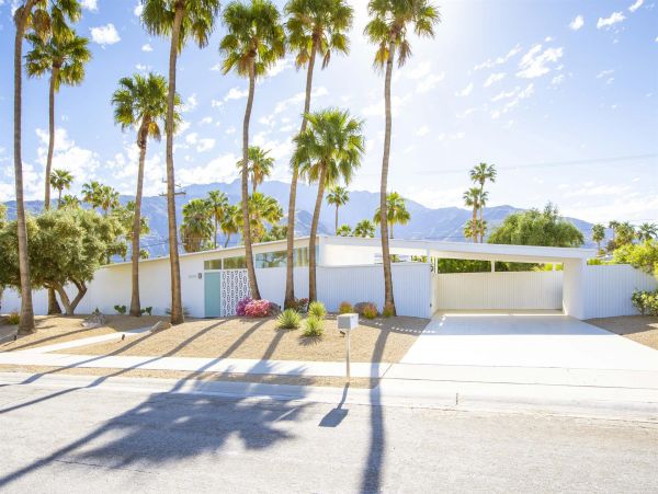 Palm Springs Home 990877