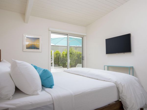 Palm Springs Home 990877