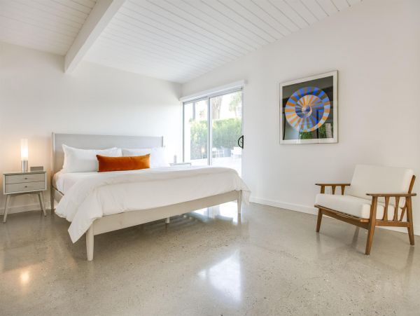 Palm Springs Home 990877