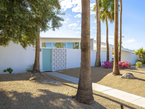 Palm Springs Home 990877