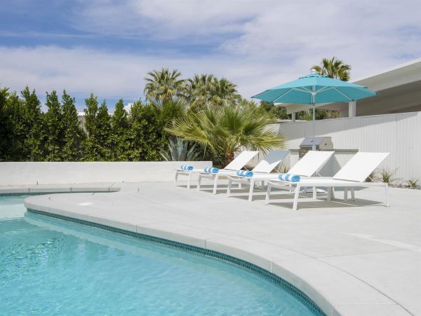 Palm Springs Home 990877