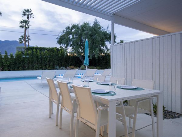 Palm Springs Home 990877